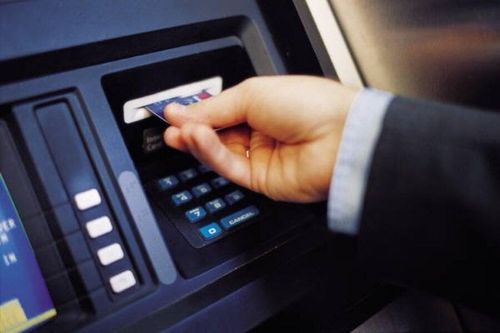 Thẻ ATM chứa tối đa và tối thiểu bao nhiêu tiền?