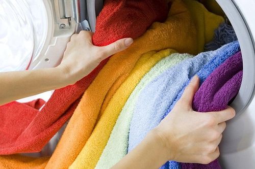 Những loại quần áo không nên cho vào máy giặt