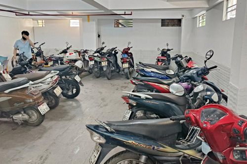 Yêu cầu chuyển xe điện khỏi chung cư mini: Lối mòn 'không quản lý được thì cấm'