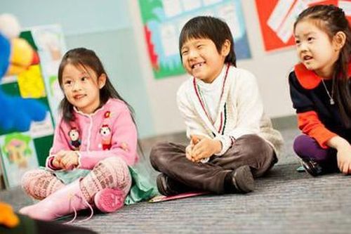 Khi chọn bảo mẫu, cha mẹ cần làm gì để bảo đảm an toàn cho con?