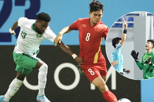 Quan Văn Chuẩn nhận thẻ đỏ trước Saudi Arabia, ĐT Việt Nam không thể tạo ra địa chấn trước đối thủ Tây Á
