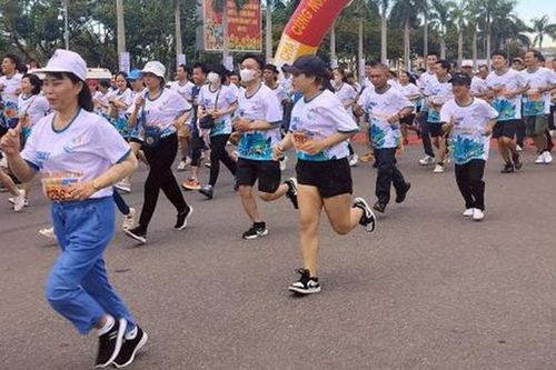 600 người tham gia sự kiện chạy bộ 'Không khoảng cách-Không giới hạn' tại Quảng Nam
