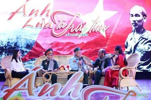 Lắng đọng chương trình giao lưu nghệ thuật 'Ánh lửa từ trái tim'