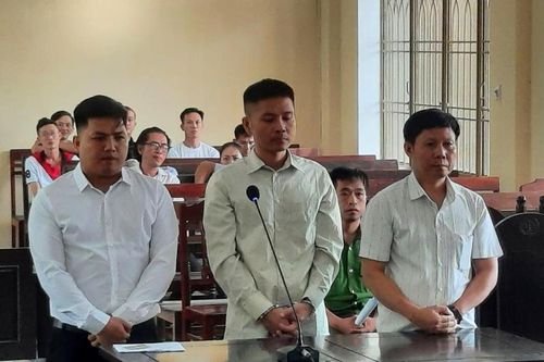 Xét xử 3 'chân rết' trong đường dây đánh bạc qua mạng 'khủng'