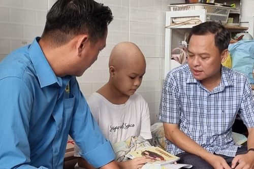 Cụm thi đua số 3 – Công đoàn Viên chức TPHCM thăm, tặng quà các gia đình chính sách tại huyện Củ Chi