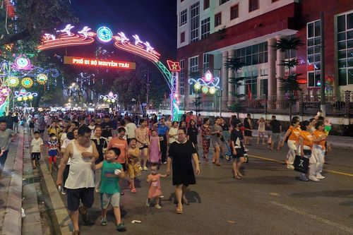 Hà Giang khai trương tuyến phố đi bộ đầu tiên