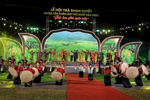 Hàng ngàn người tham dự khai mạc Lễ hội Trà Shan tuyết lần thứ nhất
