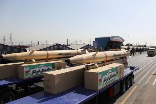 Iran trình làng UAV 'tầm xa nhất thế giới' trong lễ duyệt binh