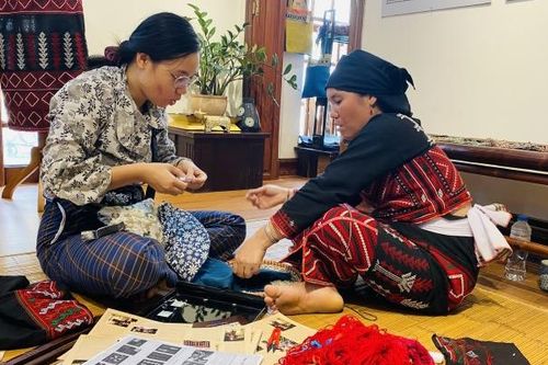 Trải nghiệm nghệ thuật thêu truyền thống của người Xá Phó (Lào Cai)