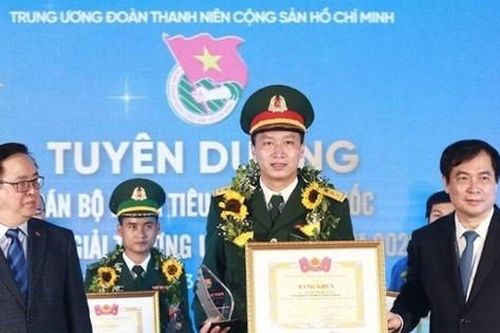 Thủ lĩnh Đoàn áo lính tận tâm