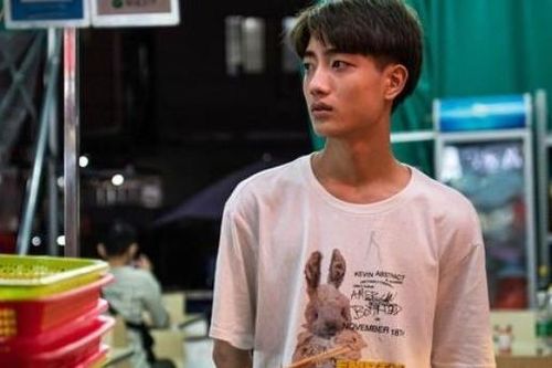 Thạc sĩ thất nghiệp, bán thịt xiên thu nhập 83 triệu/tháng