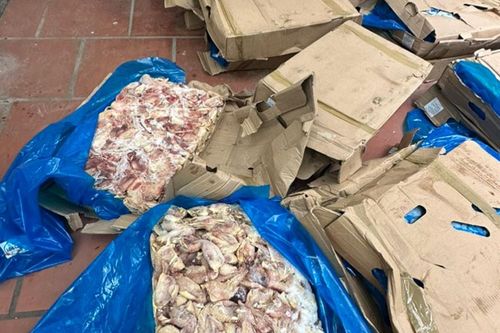 Liên tiếp phát hiện lượng 'khủng' thực phẩm bẩn