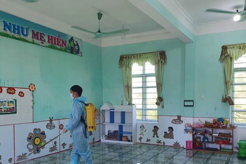Hàng loạt giáo viên, học sinh ở Quảng Ninh phải nhập viện do nhiễm khuẩn