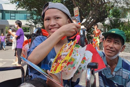 Tết Trung thu đến sớm với hàng nghìn bệnh nhi