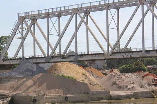 Gỡ vướng mặt bằng dự án cầu yếu trên địa bàn Hà Nội