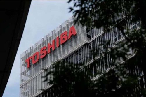 Vì sao Toshiba, một trong năm nhà sản xuất chất bán dẫn hàng đầu thế giới, rời sàn chứng khoán?