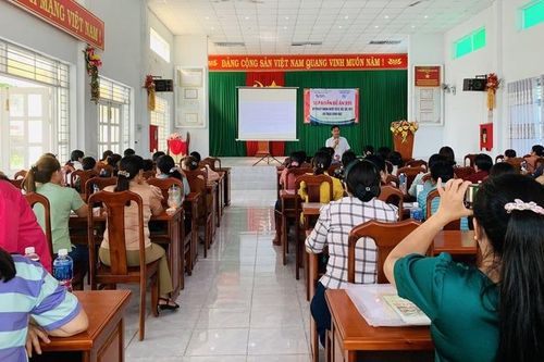 Đức Linh (Bình Thuận): Tập huấn kiến thức kỹ thuật sản xuất an toàn thực phẩm cho hội viên phụ nữ