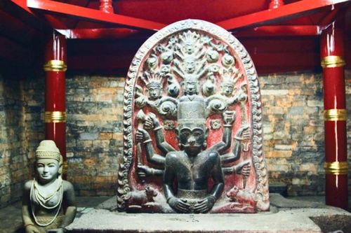 Champa sau lớp 'mù sương'