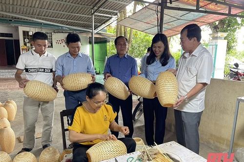 Nông dân Thanh Hóa thi đua sản xuất, kinh doanh giỏi, đoàn kết giúp nhau làm giàu và giảm nghèo bền vững