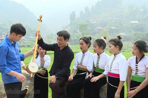 Hết lòng với tính tẩu