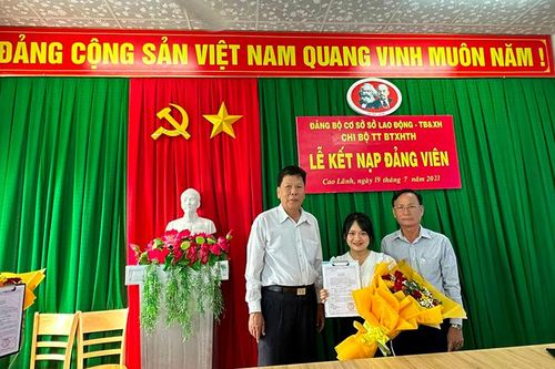 Quan tâm nâng cao chất lượng công tác kết nạp đảng viên