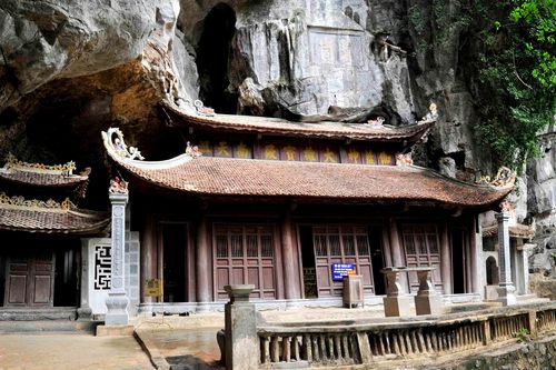 Khám phá ngôi chùa gần 600 năm tuổi ở Ninh Bình