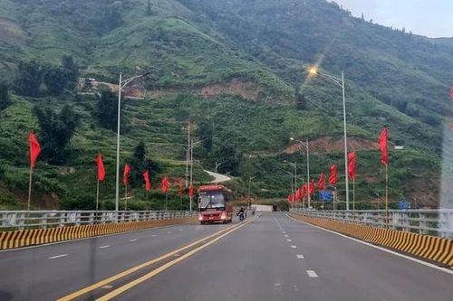 Đường nối cao tốc Nội Bài - Lào Cai đi Sa Pa chính thức thông xe