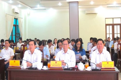 Bài 1: Tập trung khảo sát các nội dung nổi cộm, bức xúc