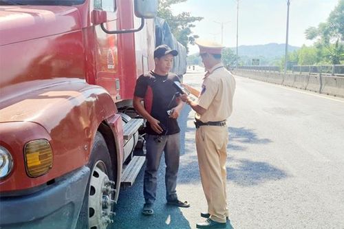 Chuyển biến sau hơn 1 tháng tổng kiểm soát phương tiện vận tải