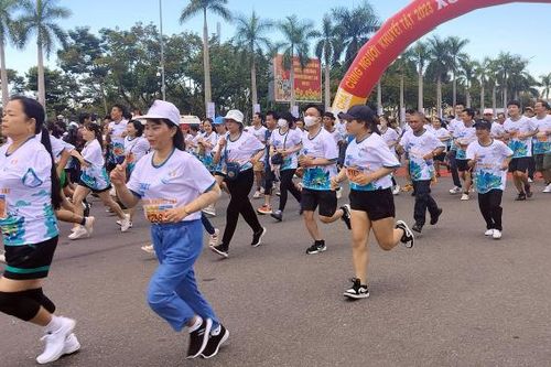 600 người tham gia chạy bộ vì người khuyết tật