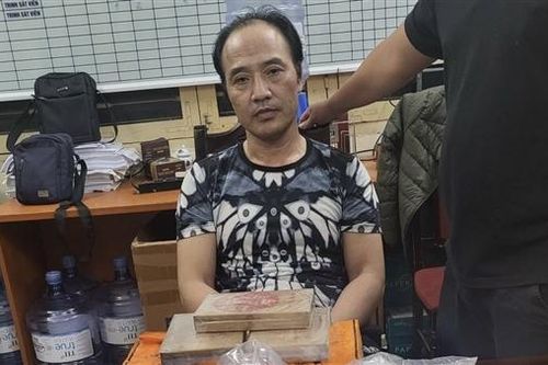Biến tầng 5 căn nhà thành 'động bay lắc'
