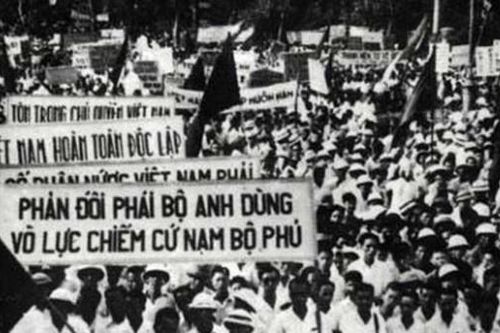 Hào hùng thời khắc lịch sử