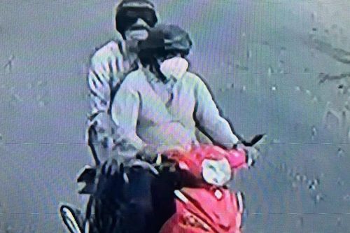 Khánh Hòa: Hai đối tượng cướp tiệm vàng khả năng đội tóc giả, có 3 súng