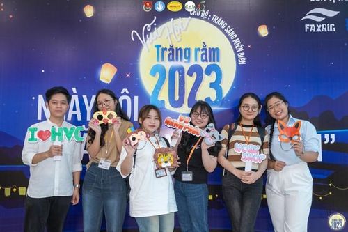 Sôi động ngày hội 'Trăng sáng miền biên'