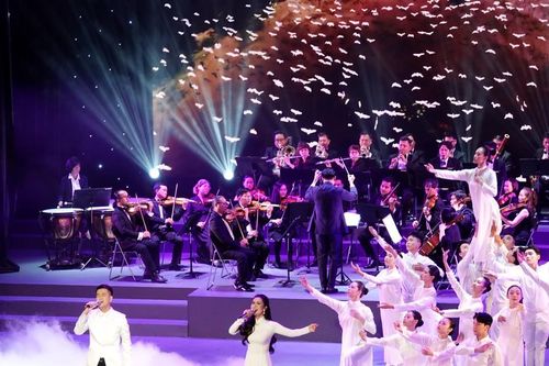 Chương trình nghệ thuật vinh danh NS Hoàng Việt - 'Tình ca dâng cả bao người'