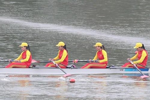 Bốn tay chèo rowing nữ giành huy chương ASIAD 19 đầu tiên cho đoàn Việt Nam