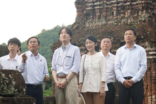 Hoàng Thái tử Nhật Bản Akishino và Công nương thăm Khu đền tháp Mỹ Sơn