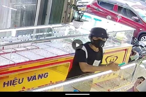 Nam thanh niên giả vờ đi mua vàng rồi cướp