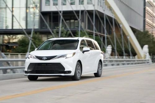 Cận cảnh Toyota Sienna 2024 vừa ra mắt, giá khoảng 906 triệu đồng