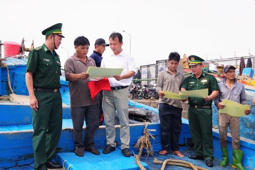 Phát huy vai trò của đồng bào dân tộc thiểu số trong bảo vệ chủ quyền lãnh thổ, an ninh ở khu vực biên giới biển