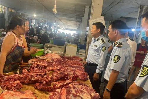 'Gian thương' tại chợ Đồng Quang, Thái Nguyên kinh doanh 5 tấn nghi lợn chết, không đảm bảo vệ sinh