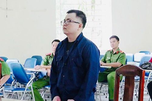 Dùng súng đồ chơi cướp ngân hàng lãnh án 9 năm tù