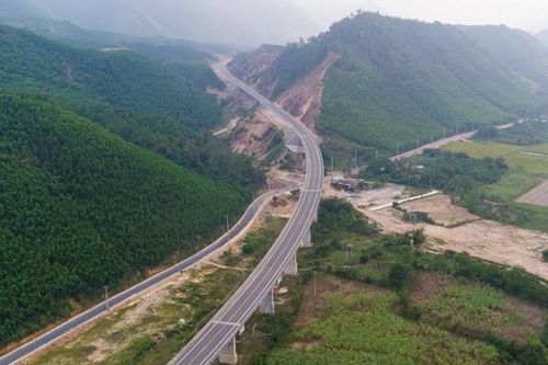 Khẩn trương nghiên cứu mở rộng đường Hồ Chí Minh đoạn La Sơn - Hòa Liên