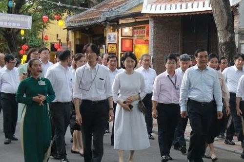 Hoàng thái tử Nhật Bản và Công nương thăm phố cổ Hội An