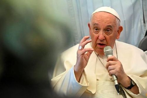Giáo hoàng Francis phê phán kiểu 'chơi trò chơi' viện trợ vũ khí cho Ukraine