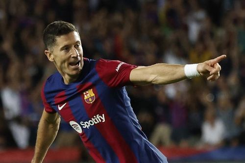 Lewandowski lập cú đúp, Barca ngược dòng khó tin trước Celta