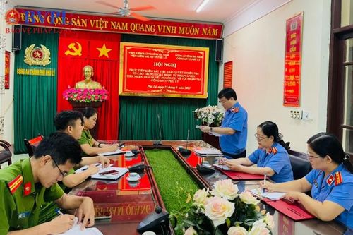Trực tiếp kiểm sát việc giải quyết khiếu nại, tố cáo và việc tiếp nhận, giải quyết nguồn tin về tội phạm