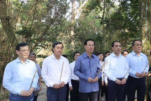 Chủ tịch nước dâng hương tại Khu di tích Quốc gia đặc biệt Tân Trào