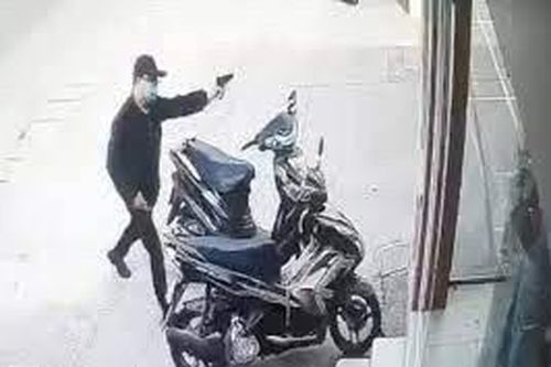 Đồng Nai: Lĩnh án 9 năm tù vì dùng súng giả cướp ngân hàng
