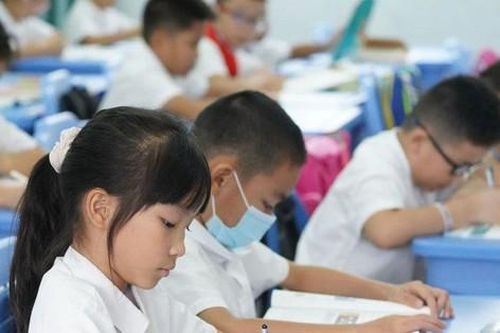 Mẹ 'kiểm kê tài sản' của con học lớp 1 sau 3 tuần, hội phụ huynh cười ra nước mắt vì đồng cảm